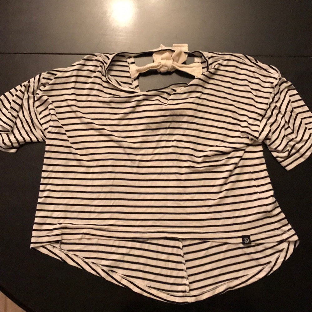 Treasure and Bond girls shirt size M like new